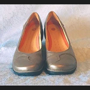 Clark's Unsructured Bronze 85149 Size 12M